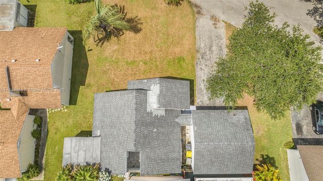 1312 N Quetzal Ct, Homestead, FL 33035