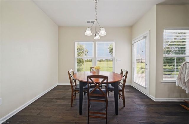 122 Oak Hill LN, Smithfield, VA 23430