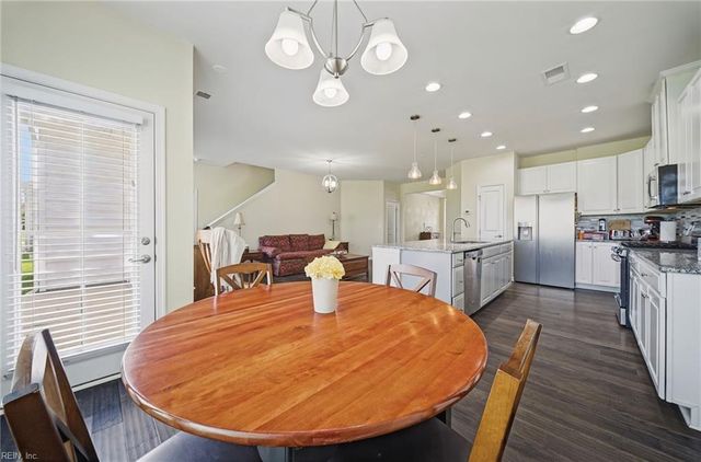 122 Oak Hill LN, Smithfield, VA 23430