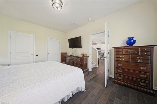 122 Oak Hill LN, Smithfield, VA 23430