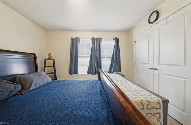 122 Oak Hill LN, Smithfield, VA 23430