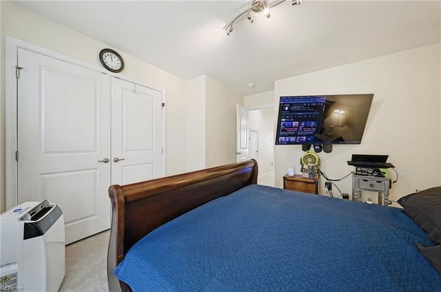 122 Oak Hill LN, Smithfield, VA 23430