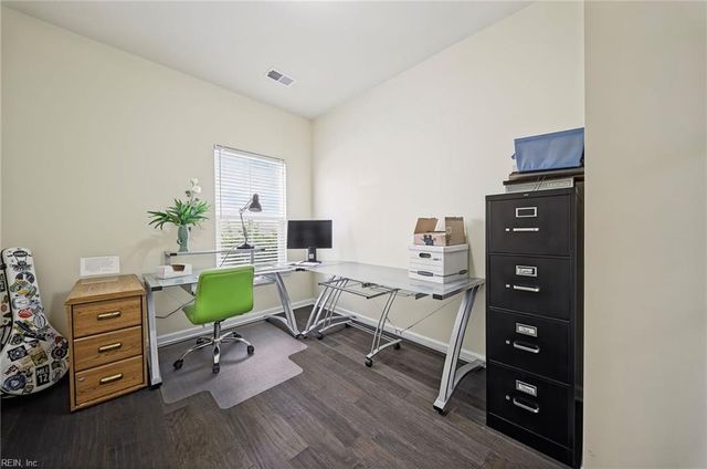 122 Oak Hill LN, Smithfield, VA 23430