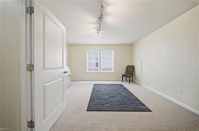 122 Oak Hill LN, Smithfield, VA 23430