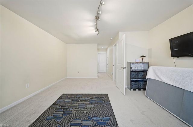 122 Oak Hill LN, Smithfield, VA 23430