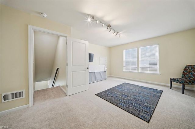 122 Oak Hill LN, Smithfield, VA 23430