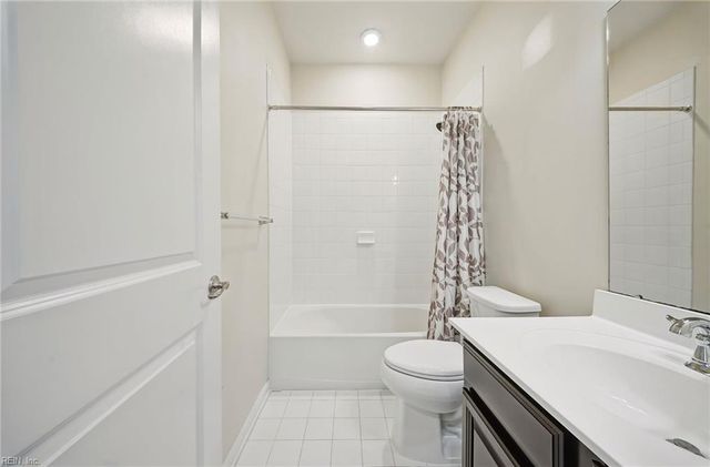 122 Oak Hill LN, Smithfield, VA 23430
