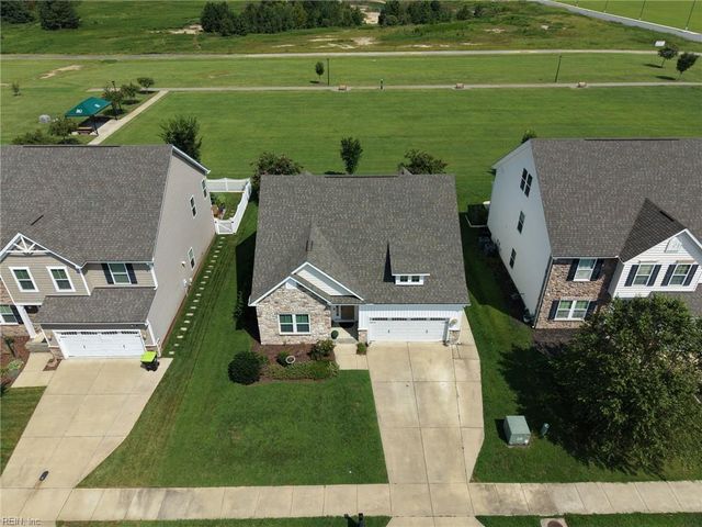 122 Oak Hill LN, Smithfield, VA 23430
