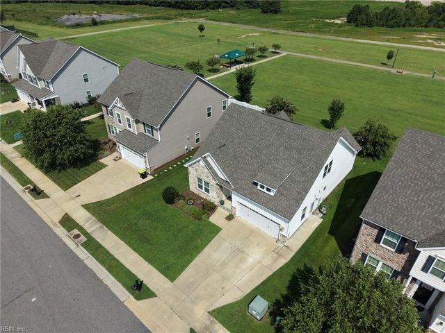 122 Oak Hill LN, Smithfield, VA 23430