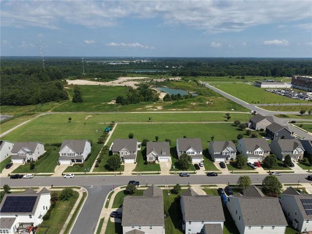122 Oak Hill LN, Smithfield, VA 23430