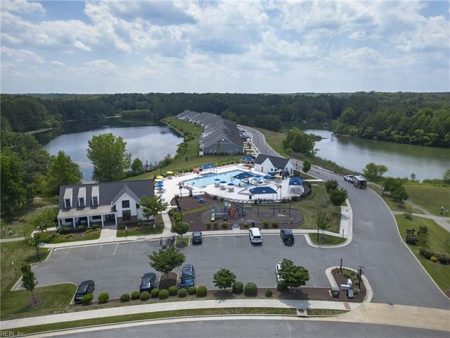 122 Oak Hill LN, Smithfield, VA 23430
