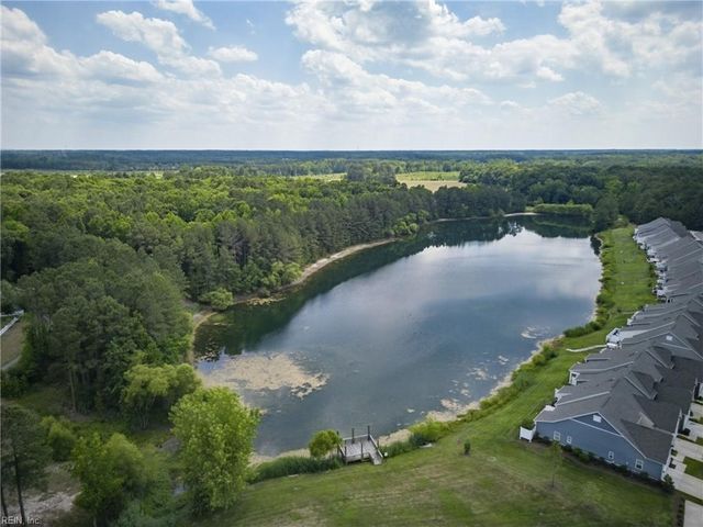 122 Oak Hill LN, Smithfield, VA 23430