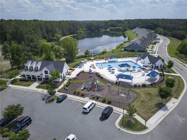 122 Oak Hill LN, Smithfield, VA 23430