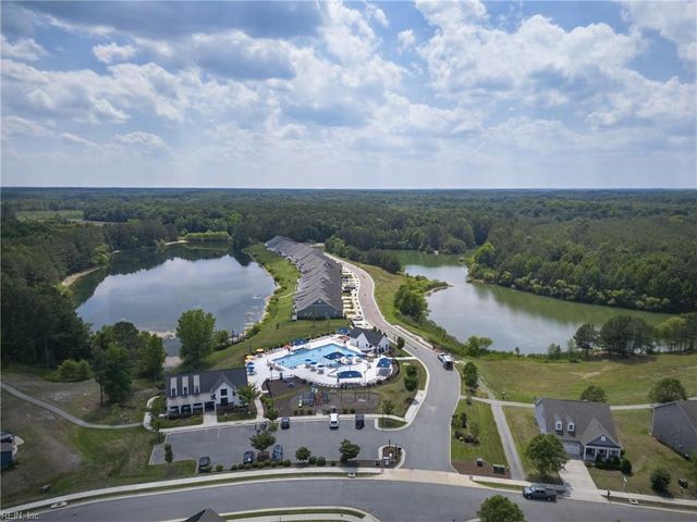 122 Oak Hill LN, Smithfield, VA 23430