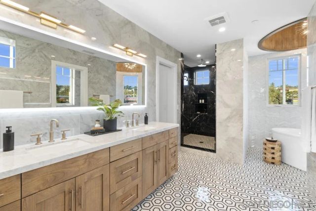466 Westbourne St, La Jolla, CA 92037