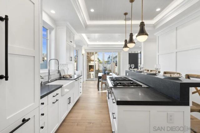 466 Westbourne St, La Jolla, CA 92037