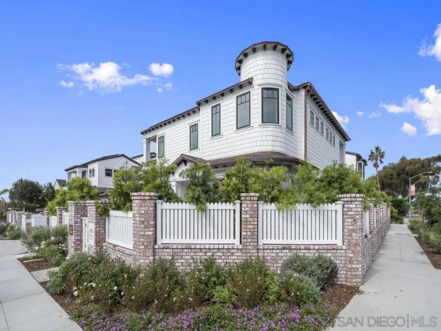 466 Westbourne St, La Jolla, CA 92037