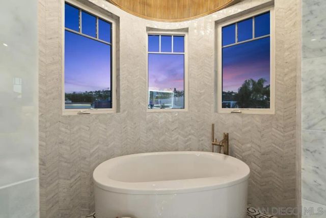 466 Westbourne St, La Jolla, CA 92037
