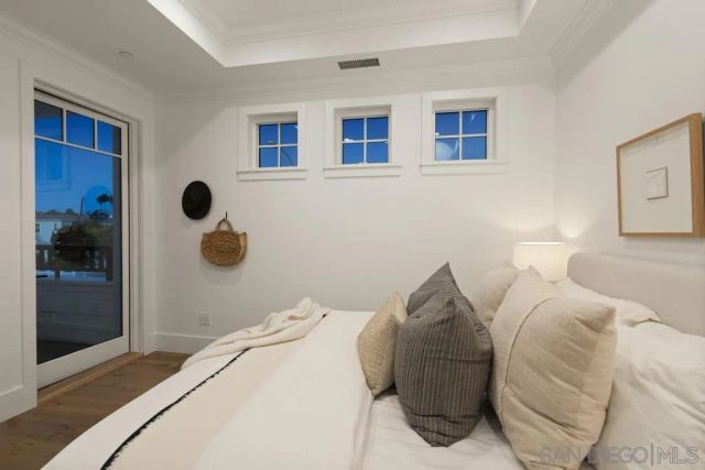 466 Westbourne St, La Jolla, CA 92037