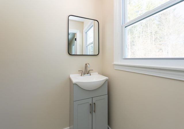 449 Silver Lake Road, Hollis, NH 03049