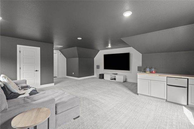 19 Tiree Drive, Bella Vista, AR 72715
