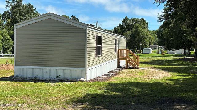 109 Wendy Hill Lane, Sneads Ferry, NC 28460