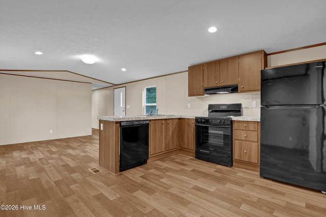 109 Wendy Hill Lane, Sneads Ferry, NC 28460