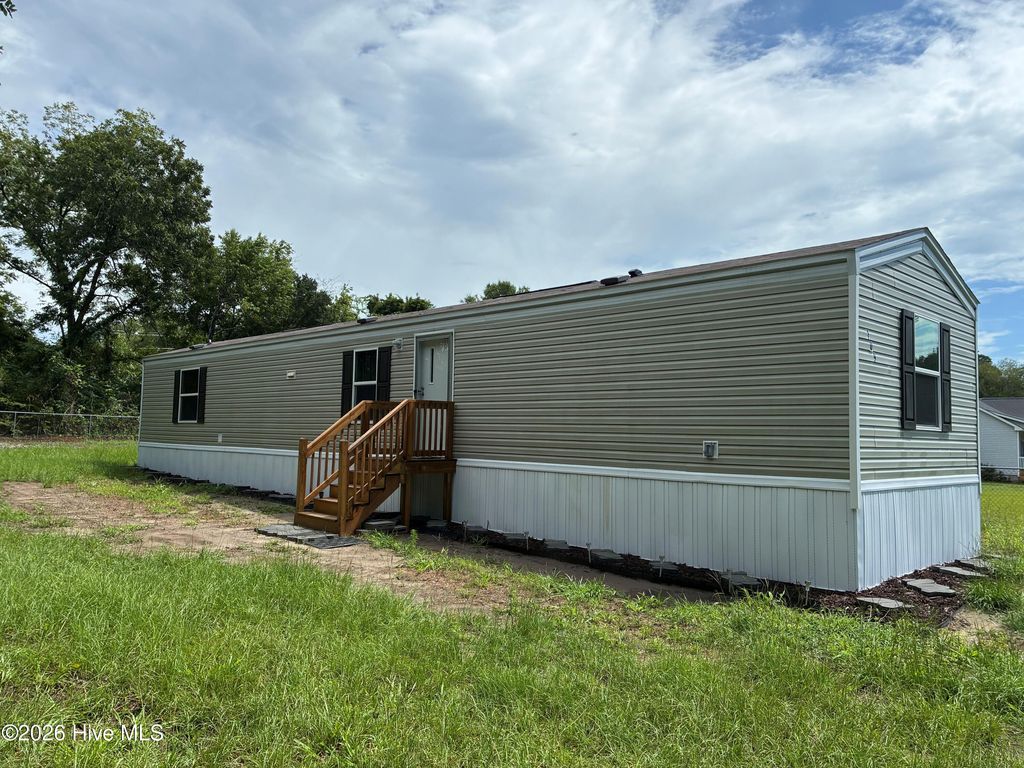 109 Wendy Hill Lane, Sneads Ferry, NC 28460