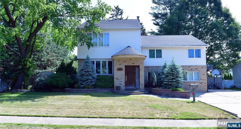 3-07 Dorothy Street, Fair Lawn, NJ 07410