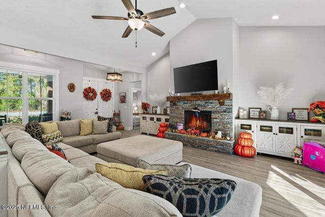 75774 EDWARDS Road, Yulee, FL 32097