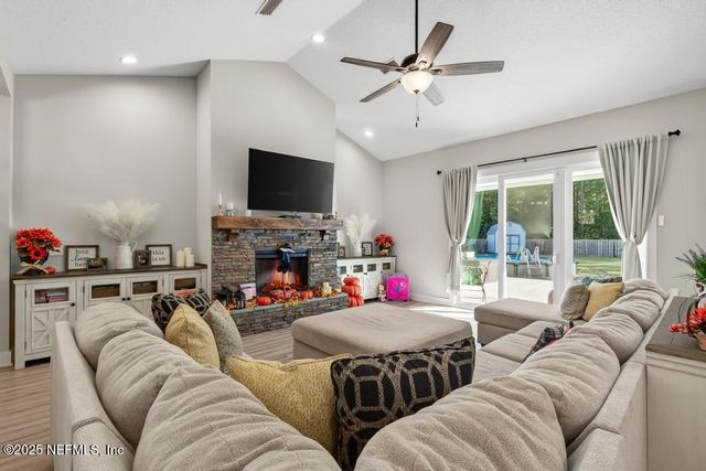 75774 EDWARDS Road, Yulee, FL 32097