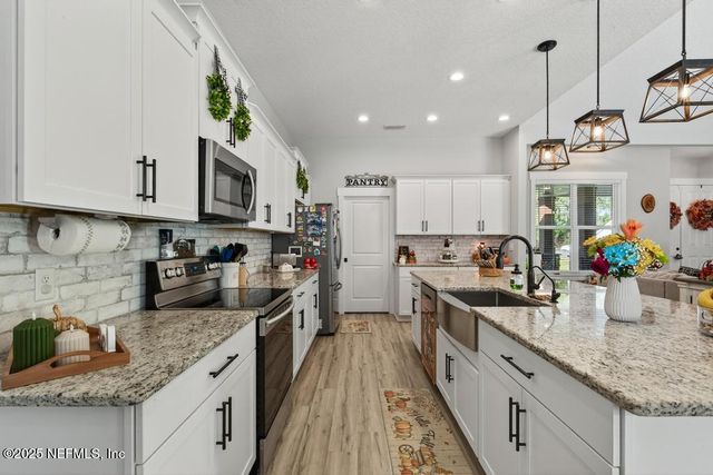 75774 EDWARDS Road, Yulee, FL 32097