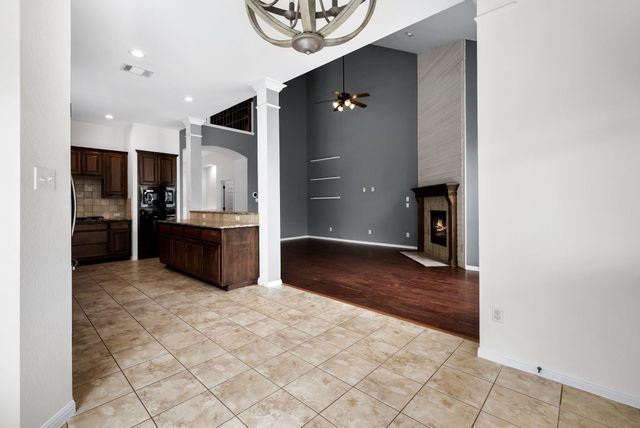 2705 Golden Gate PARK, Austin, TX 78732