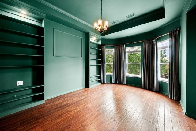 2705 Golden Gate PARK, Austin, TX 78732