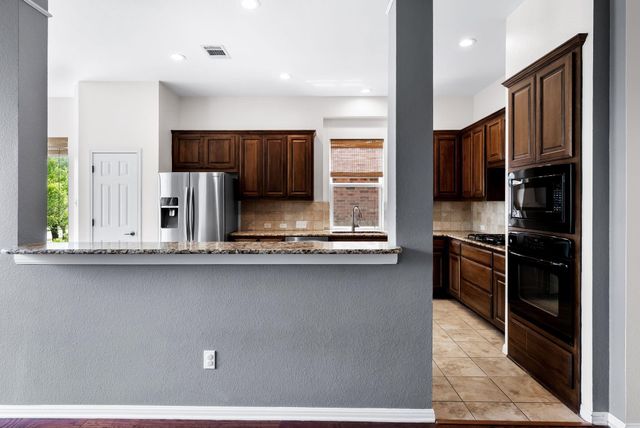 2705 Golden Gate PARK, Austin, TX 78732