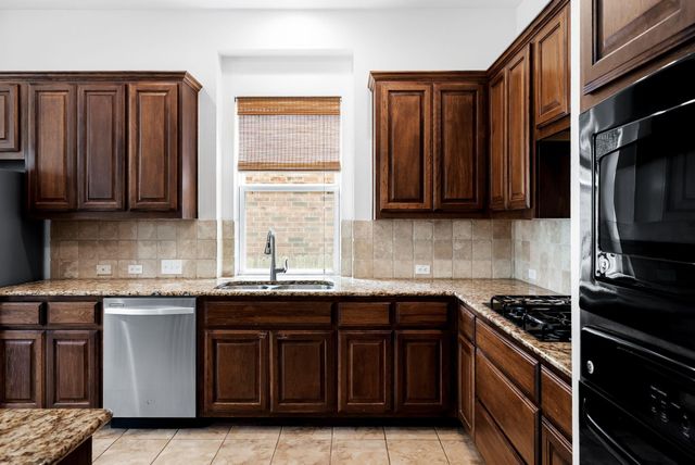 2705 Golden Gate PARK, Austin, TX 78732