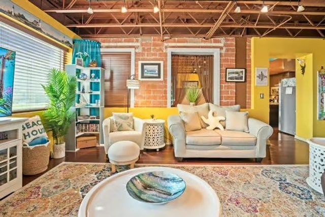 901 N Upper Broadway St. St 201, Corpus Christi, TX 78401