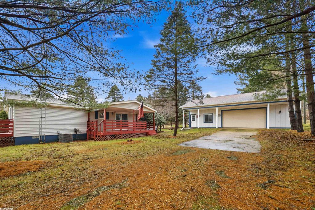 400 W 5th Street, Imlay City, MI 48444