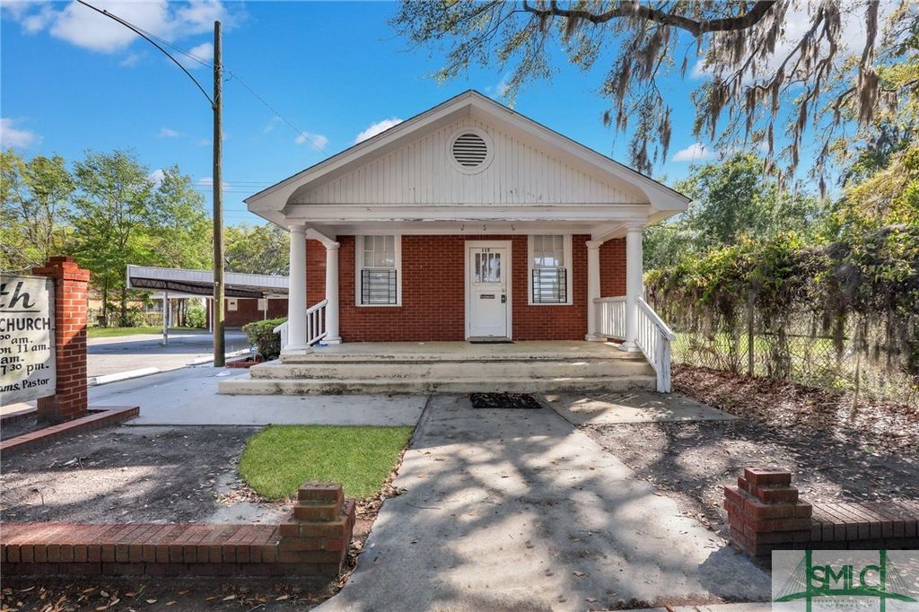 Image 1 of property listing at 115 W 49TH Street, Savannah, GA 31405