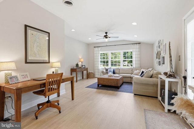 1746 SWINBURNE AVE, Crofton, MD 21114