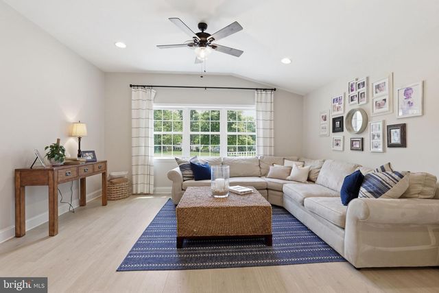 1746 SWINBURNE AVE, Crofton, MD 21114