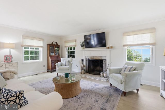 1746 SWINBURNE AVE, Crofton, MD 21114