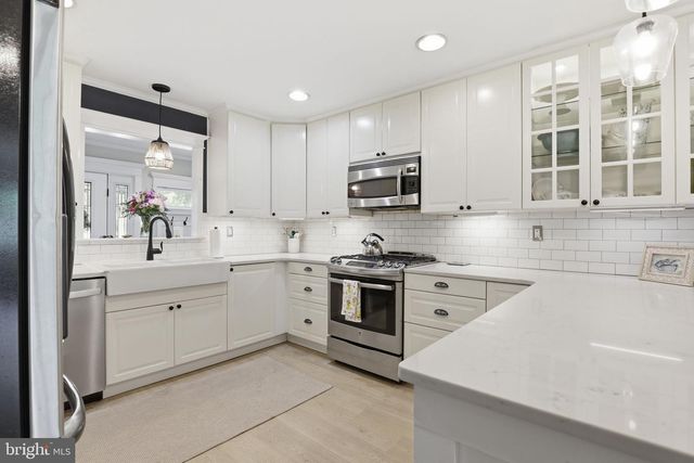 1746 SWINBURNE AVE, Crofton, MD 21114