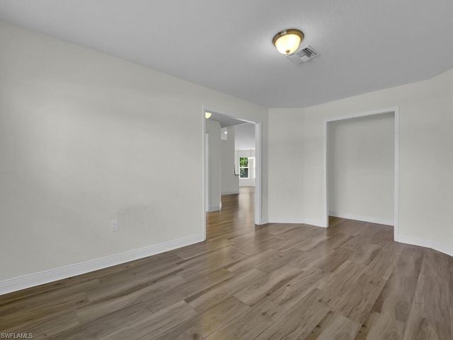 2216 SW 8th CT, Cape Coral, FL 33991