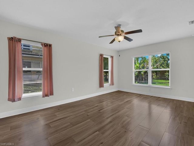 2216 SW 8th CT, Cape Coral, FL 33991