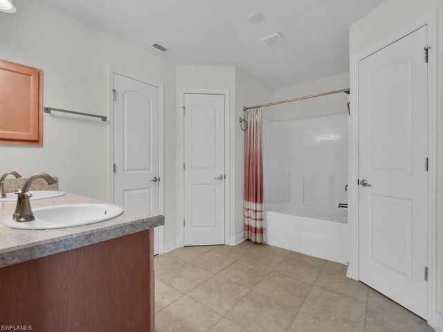 2216 SW 8th CT, Cape Coral, FL 33991