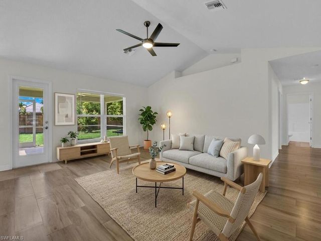 2216 SW 8th CT, Cape Coral, FL 33991