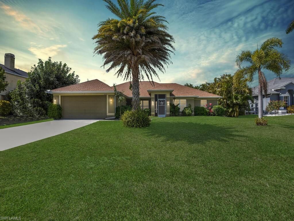 2216 SW 8th CT, Cape Coral, FL 33991