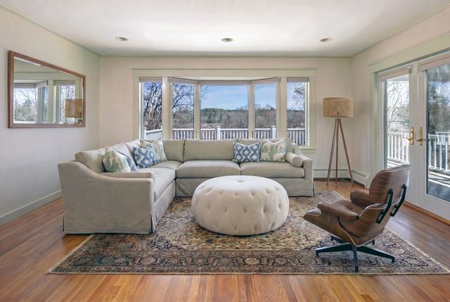 329 Front St, Marion, MA 02738