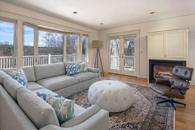 329 Front St, Marion, MA 02738